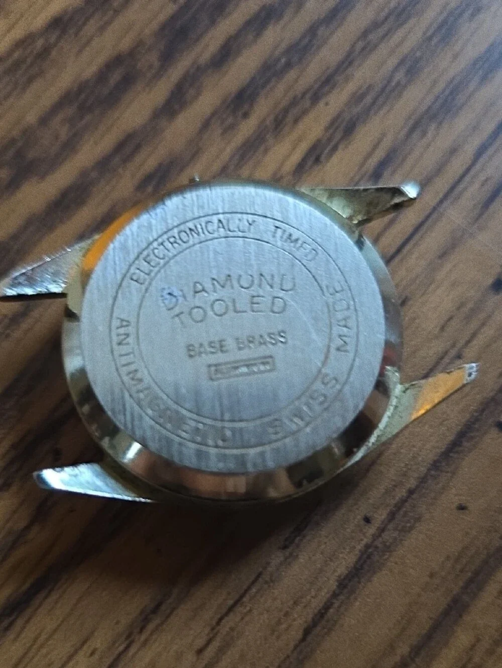 Vintage Montre Luxe Round Silver Tone Wrist Watch — Cream Dial